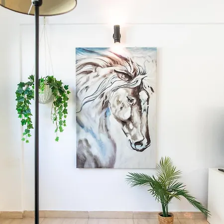 Bright 2-bed Flat, In Center Appartement