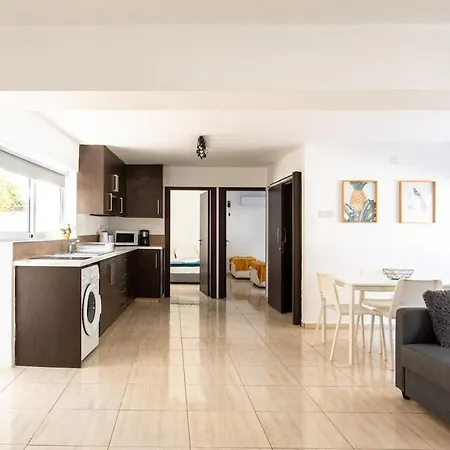 Bright 2-bed Flat, In Center * Larnaca