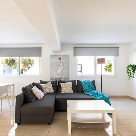 Bright 2-bed Flat, In Center * Larnaca
