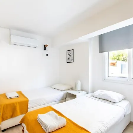 Bright 2-bed Flat, In Center Larnaca