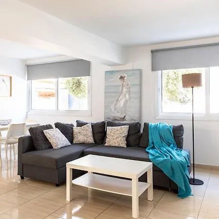 Bright 2-bed Flat, In Center *